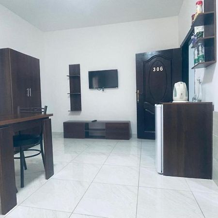 Faraseen Apartments Al Qastal Luaran gambar