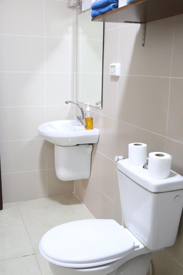 Faraseen Apartments Al Qastal Luaran gambar