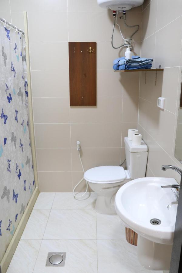 Faraseen Apartments Al Qastal Luaran gambar